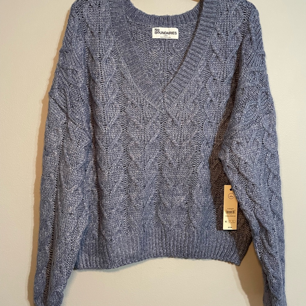 No Boundaries Women's Blue Cable Knit V-Neck Sweater Large Bnwt